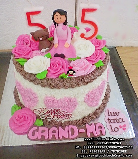 Luch Luch Cake: Kue Tart Bunga-Bunga Pink Untuk Ibu Daerah 