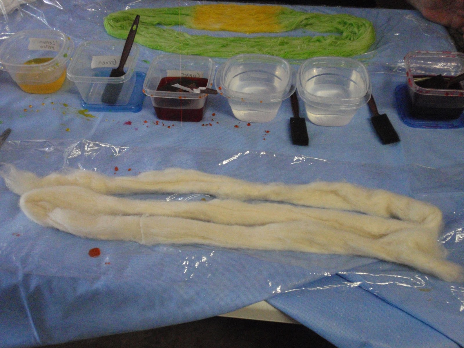 Dabblebag Dying Wool Roving with Food Coloring