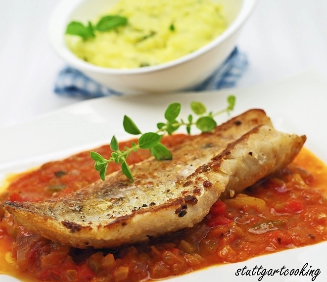 stuttgartcooking: Rotbarsch-Filet auf Tomaten-Paprika-Sugo mit ...