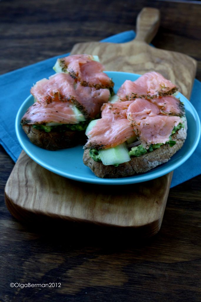 Smoked Salmon Breakfast Sandwich / Veggie Bagel Sandwich with Homemade