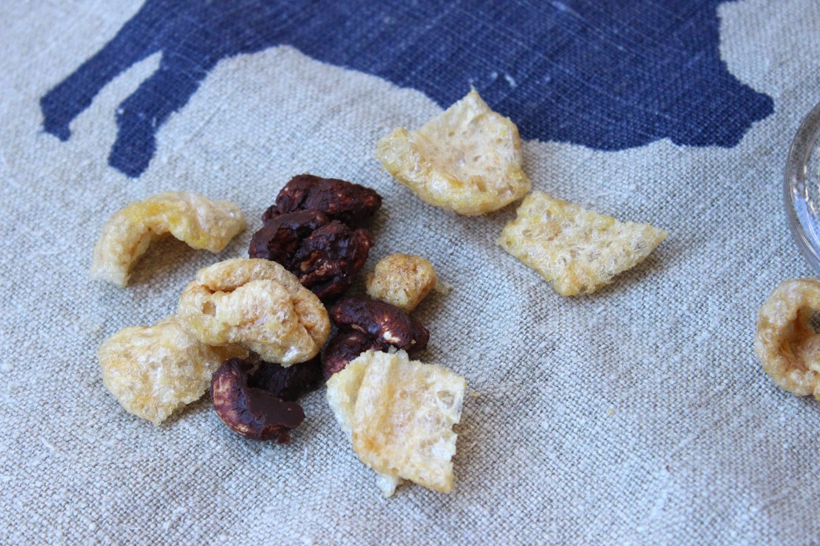 CupcakesOMG!: Paleo Popcorn and Goobers (Pork Corn and Chocolate Cashews)