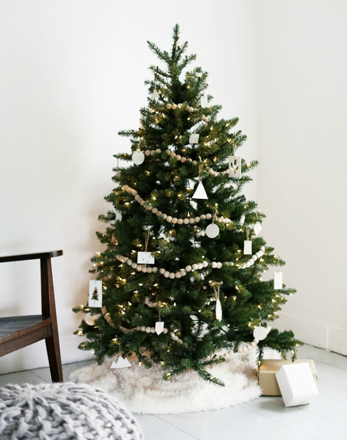 7 Ideas para ocultar el pie de árbol de Navidad