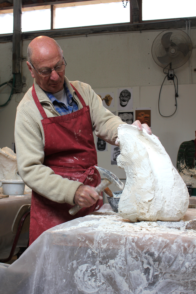 The Artways Blog עבודה על פסלי גבס work on plaster sculptures