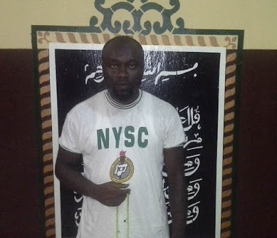 Igbo Man converts to Islam after promising to,if Buhari wins presidency.