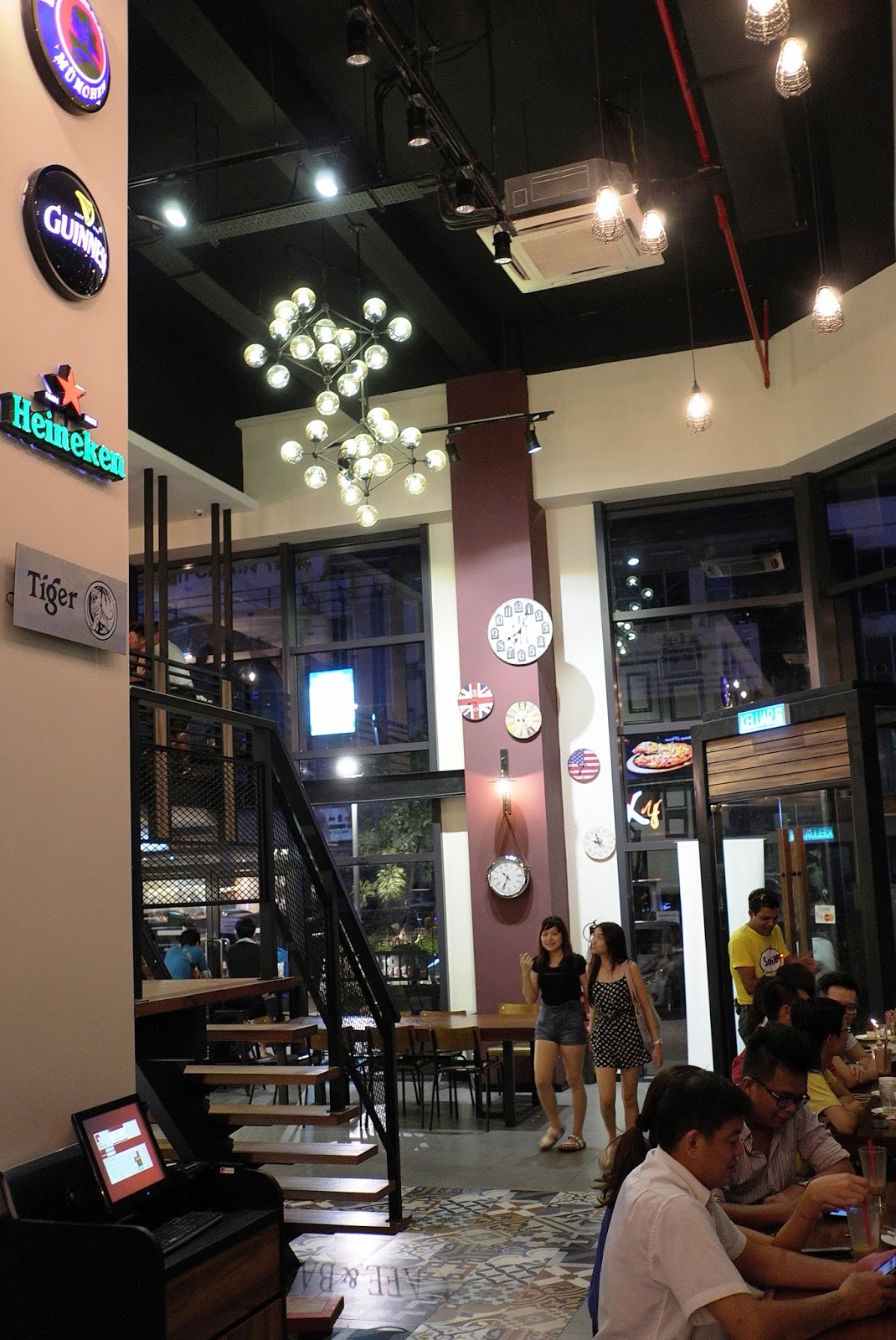 JE TunNel WALNUT CAFE & BAR PFCC Bandar Puteri Puchong More than