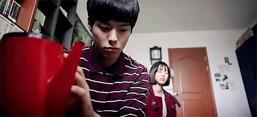 응팔 덕선이(혜리)한테 앵기는 택이(박보검) | 인스티즈