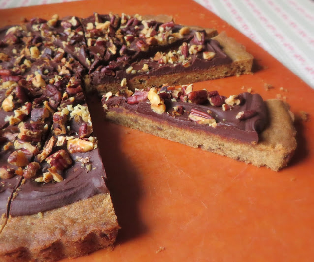 Crisp Toffee Pecan Shortbreads