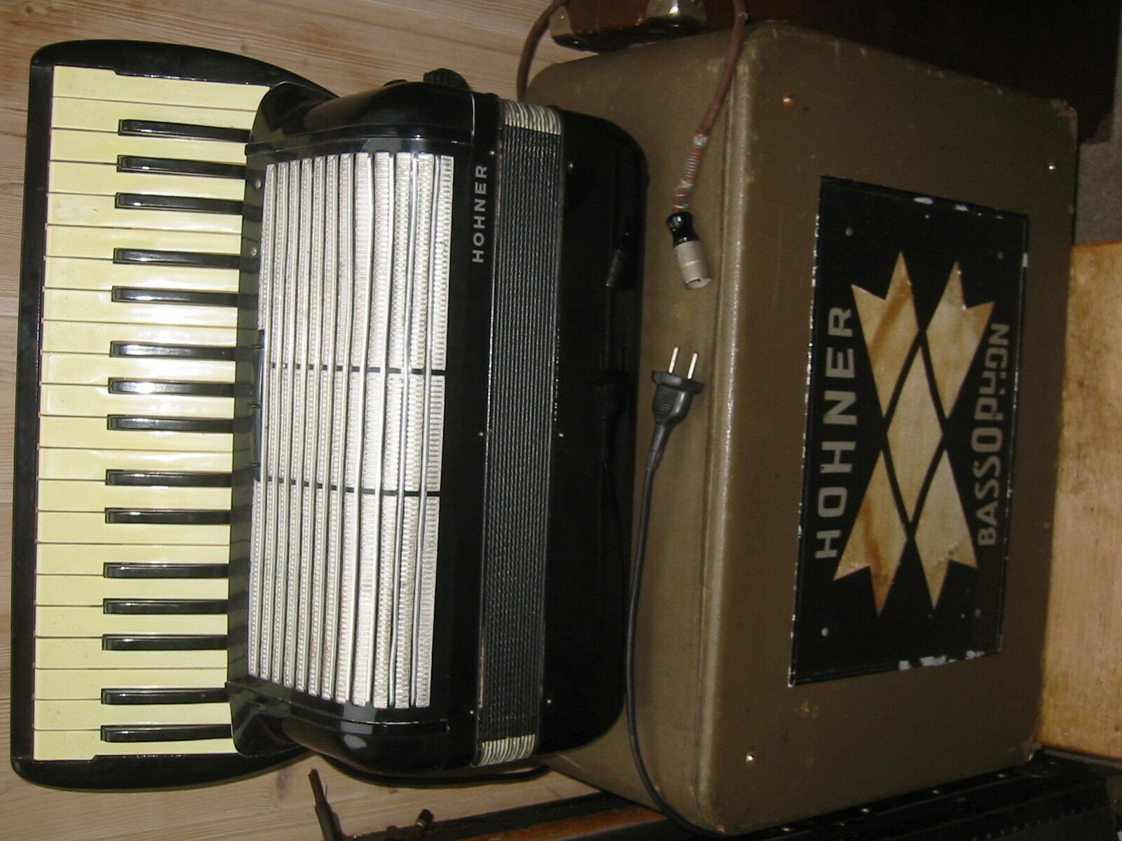 MATRIXSYNTH Old Hohner Bassophon synthesizer "accordion" fisarmonica