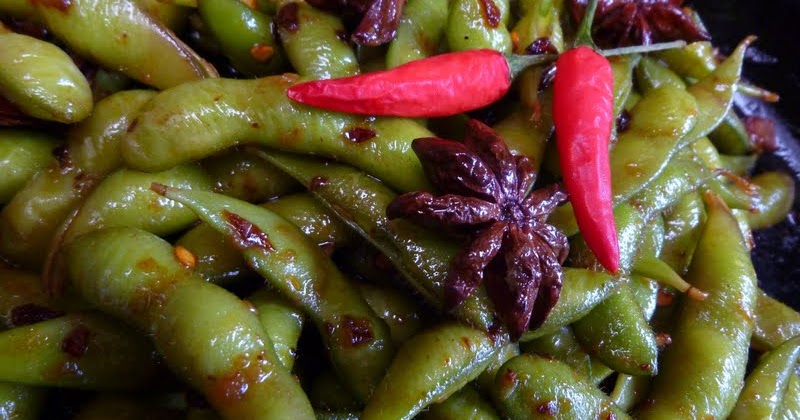 A Wok in the Tuscan Kitchen: Spicy Edamame (Soy Beans)