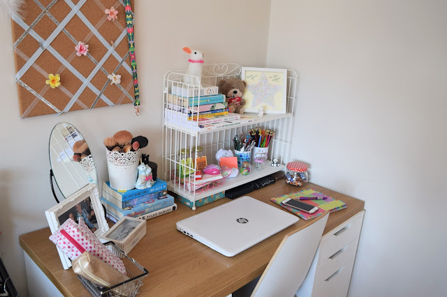 What Cat Says - Updated Desk Tour | Student/Work Ready