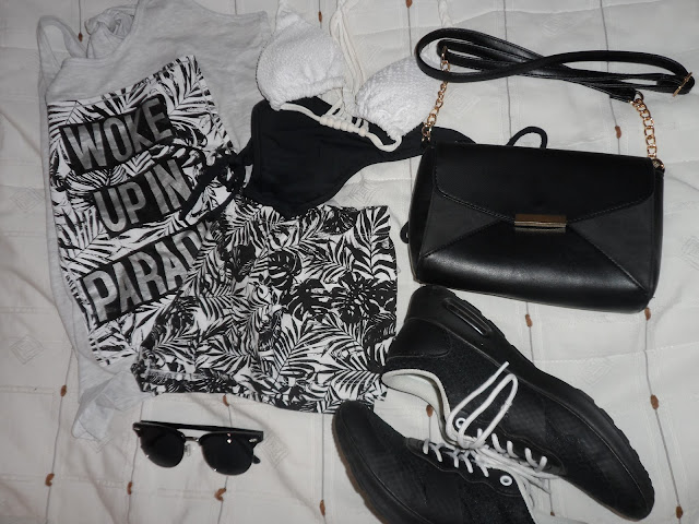 Shopping - Black and White Style