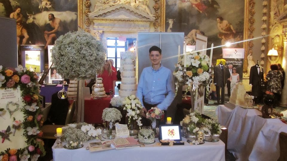 The Flower S Blog Fl Flair At Moor Park Wedding Fair For Those That Didn T Attend I Would Like To Share With You What The Flower Team Created And Displayed At Fair So If Re Sitting Comfortably