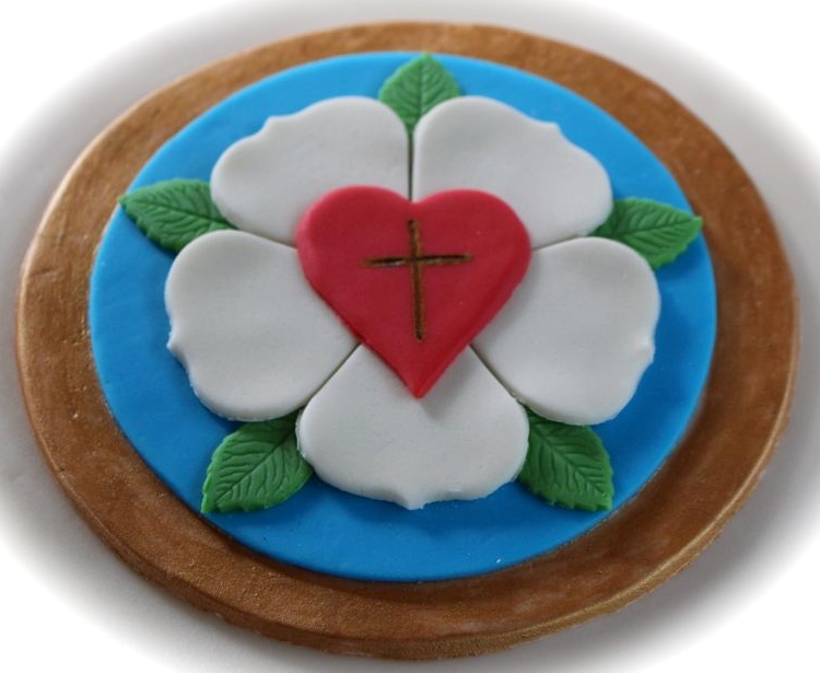 Eine Konfirmationstorte für Sophie: Sachertorte mit Luther Rose