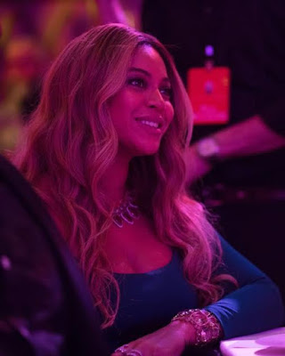 Pregnant Beyonce glows on date night with Jay Z (photos)