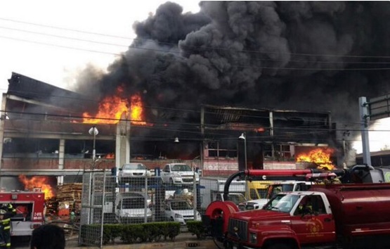 Bomberos Edomex Fuego y humo por incendio