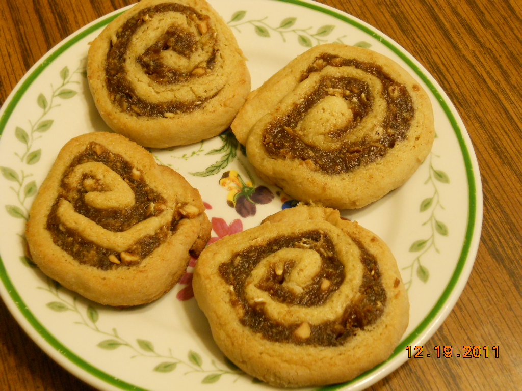 Recipes for Judys' Foodies Date Pinwheel Cookies with Peanut Butter