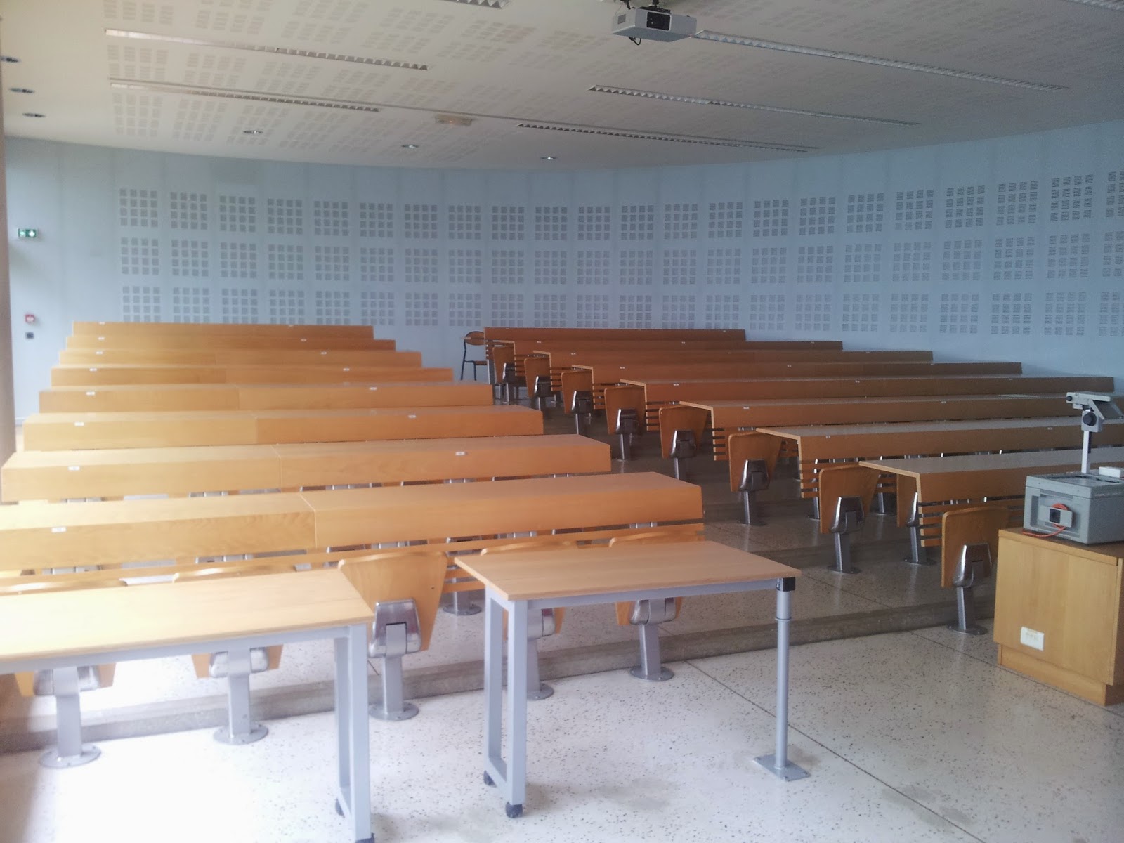 Salaire Et Traitement Des Maitres De Conferences Et Professeurs Des