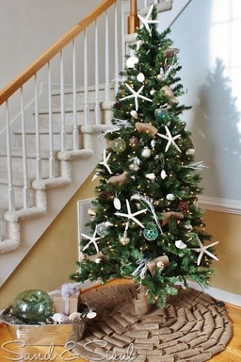 Entry Christmas tree