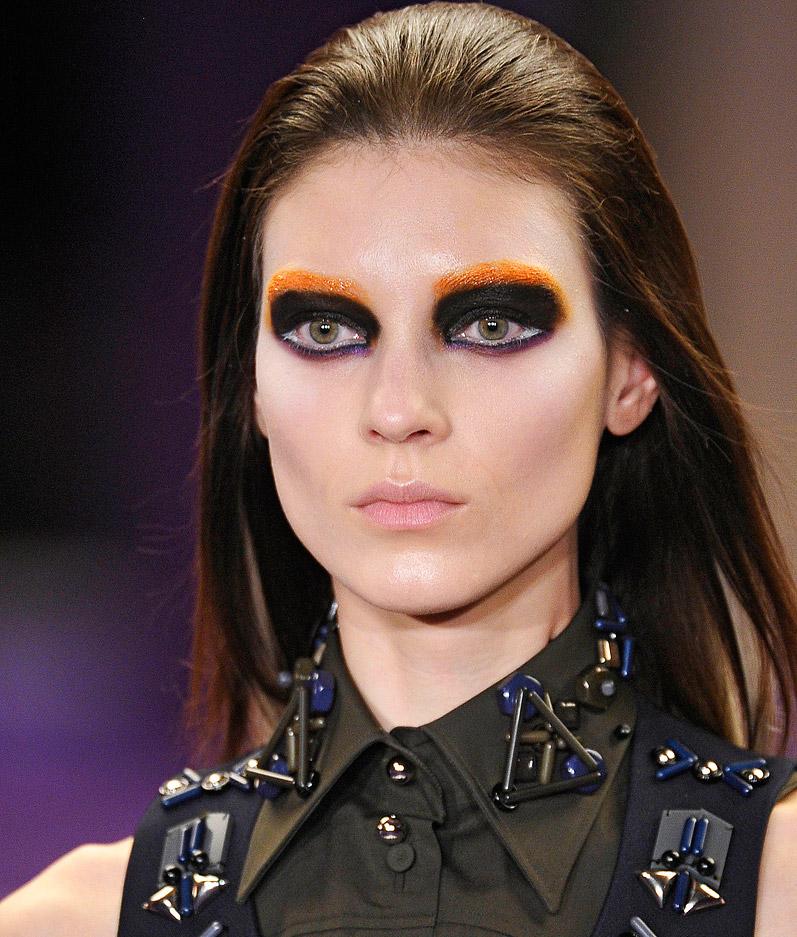 Fashion & Lifestyle: Eye Makeup... Prada Fall 2012