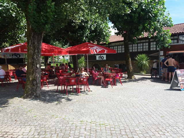 Esplanada do Bar da Praia Fluvial de Ponte da Barca