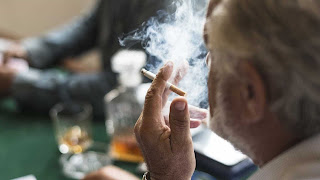 Pesquisa revela aumento do uso de tabaco entre idosos no mundo
