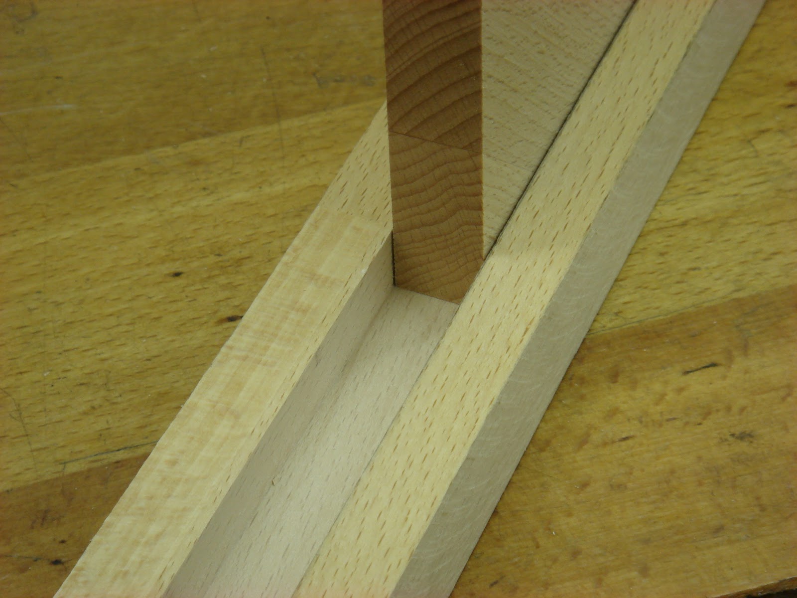 Martins Werkstatt: Kleines Eckregal