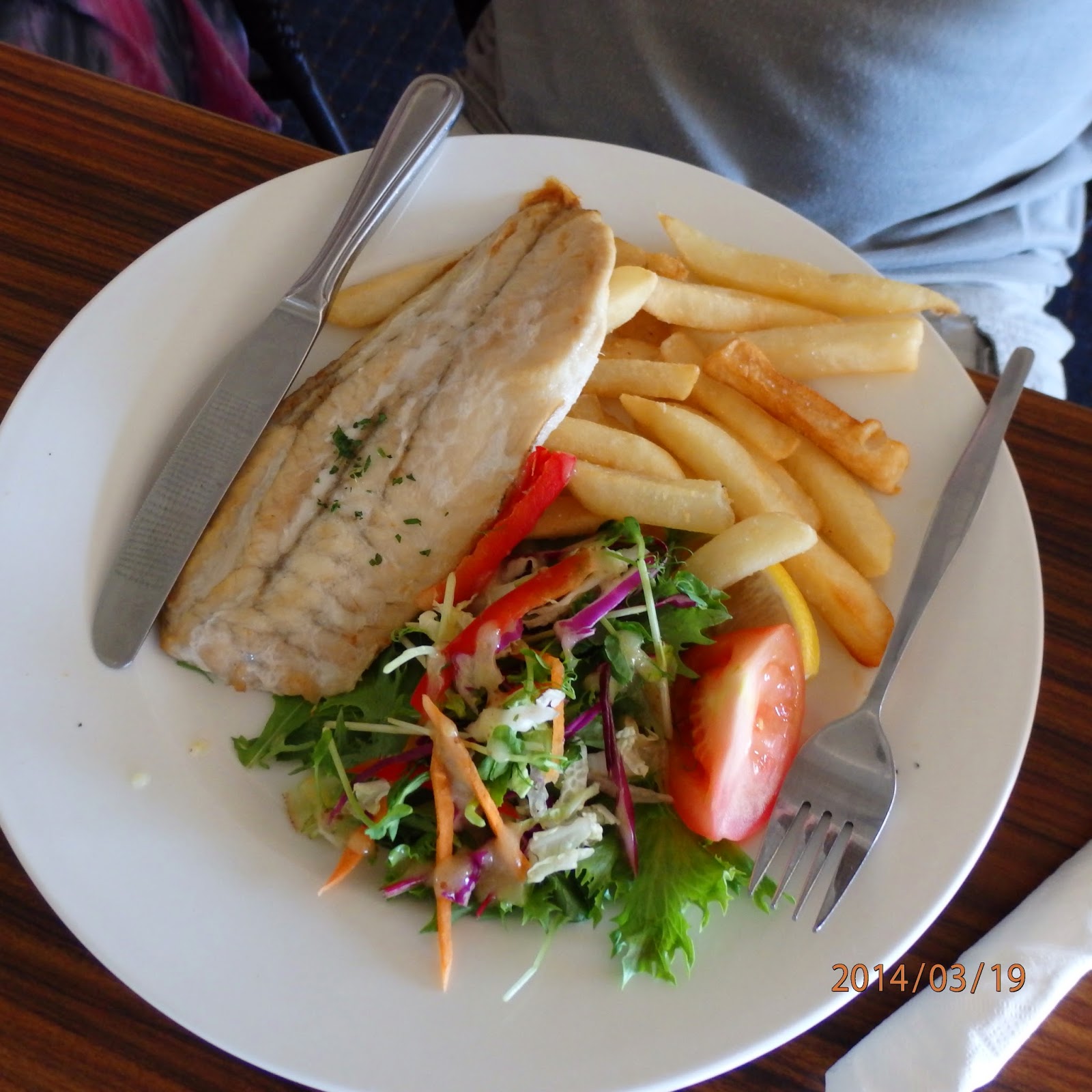 Witchwae Returns to Big Island: Lunch at Tea Gardens pub