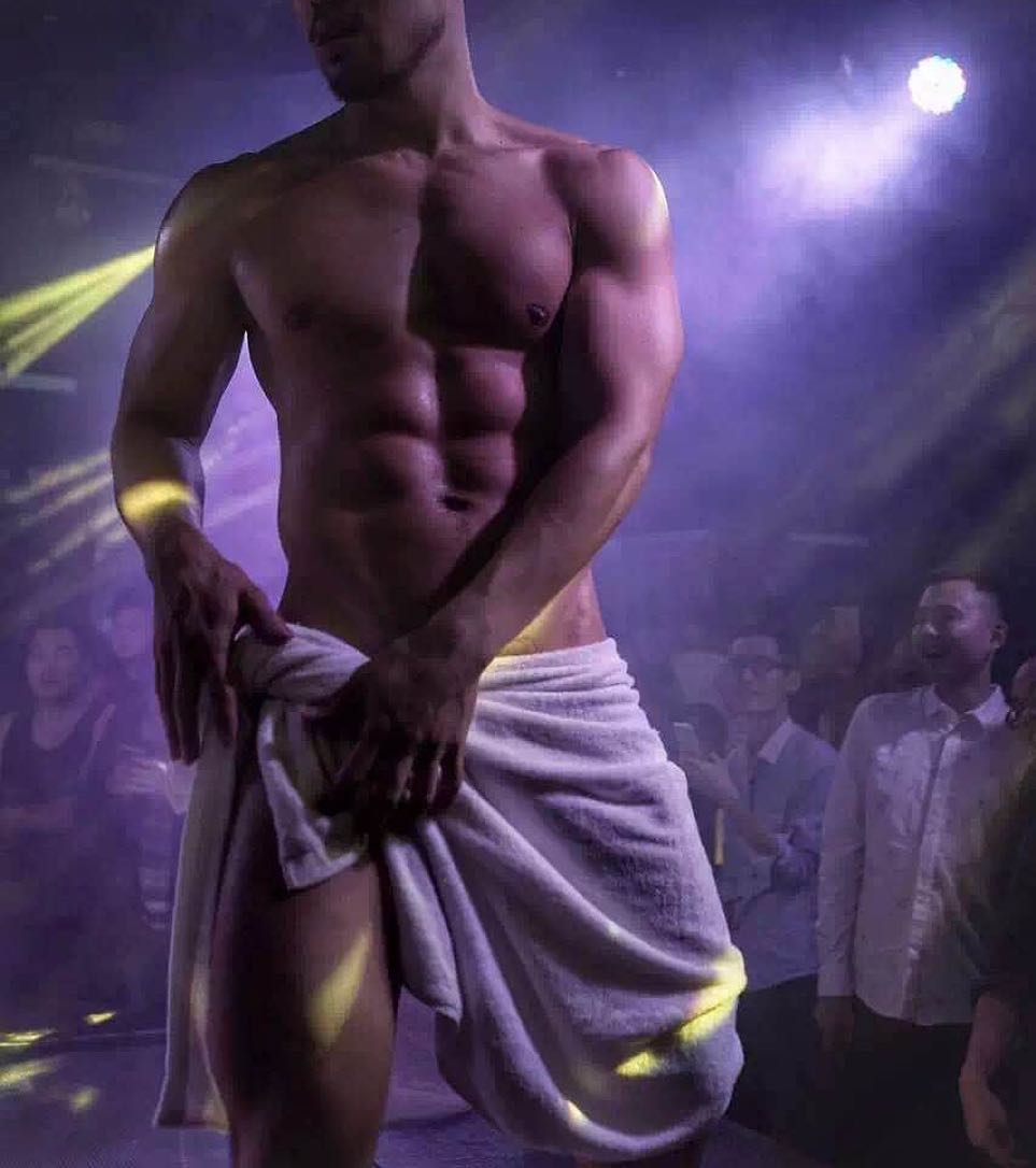 12338662_777576449053507_1807134451_n.jp