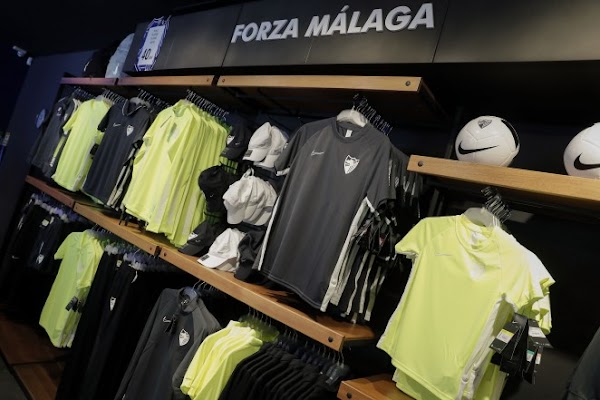 El Málaga cierra la tienda oficial del Centro Comercial Larios