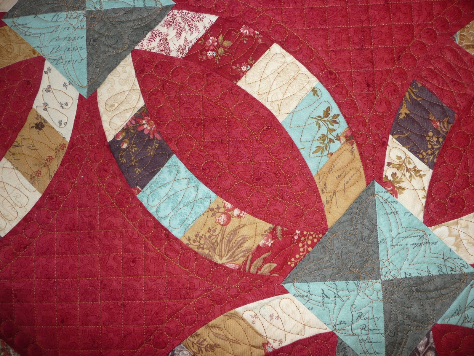 Acorn Ridge Quilting: Carolyn's Metro Rings Quilt