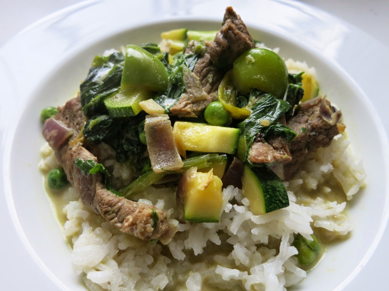 Isa probiert...: Grünes Thai-Curry mit Rindfleisch und grünem Gemüse
