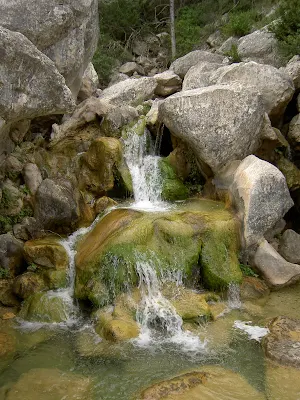 Parrizal ,salto de agua, subida que resbala