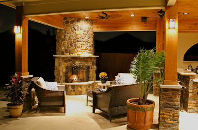 Patio con Chimenea y Cocina - Patios y Jardines