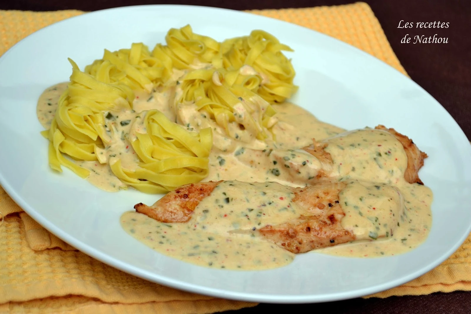 Escalopes de poulet, sauce crémeuse