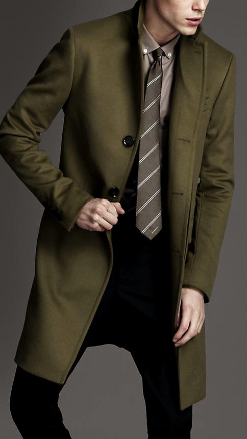 Latest Complete Winter Collection 2013 For Men And Women By Burberry ...