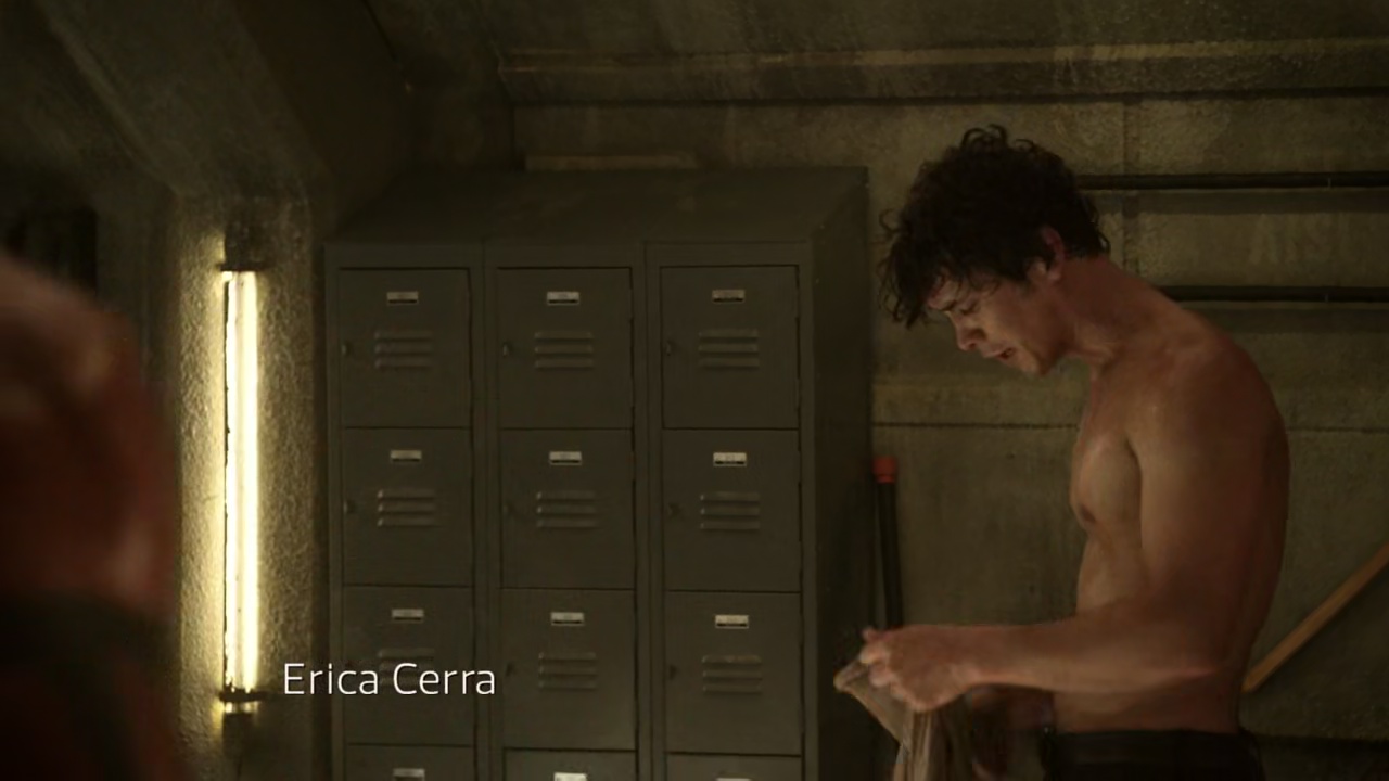 Bob Morley and Rickey Whittle shirtless in The 100 3-01 "Wanheda: Part...