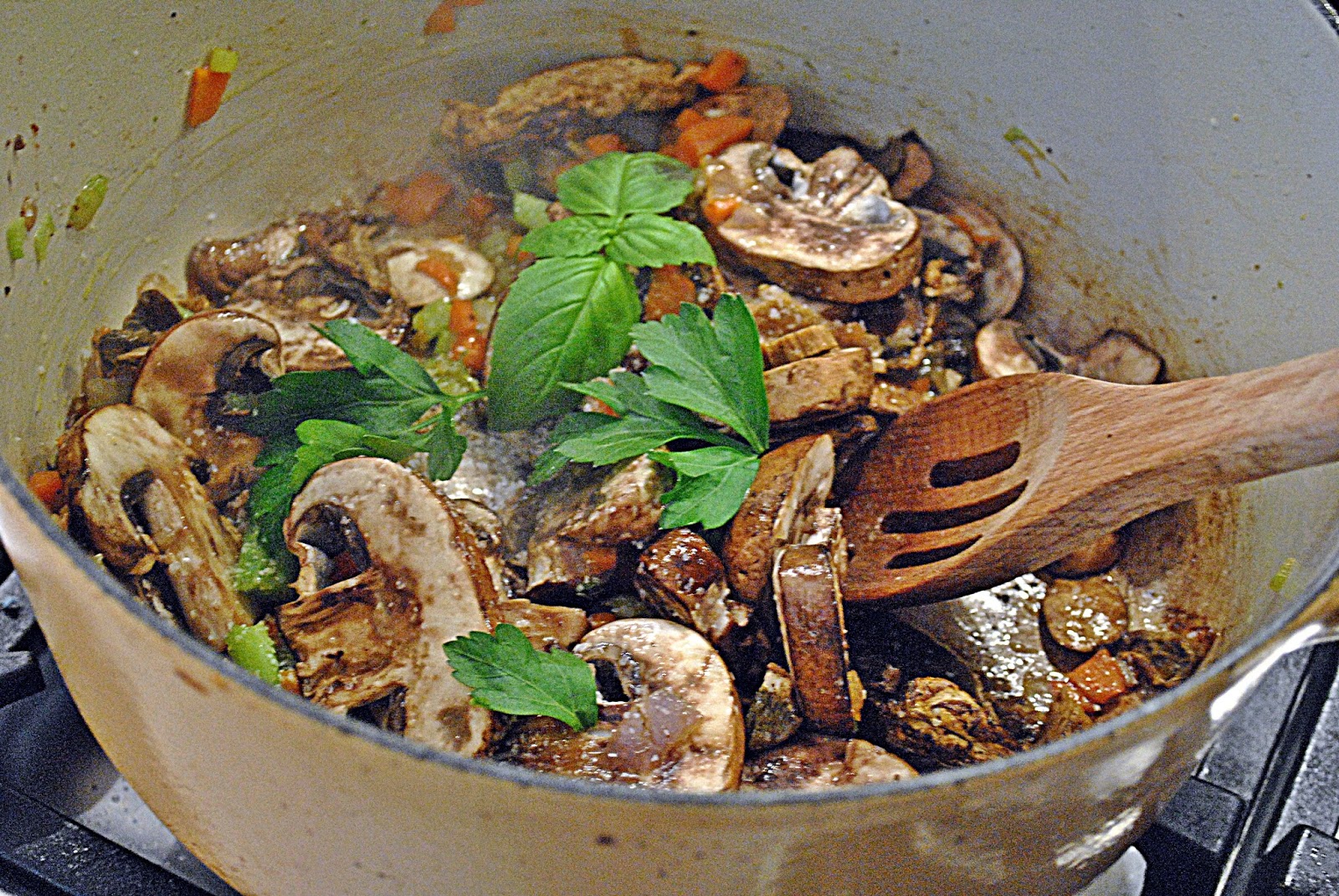 Pasta con Sugo di funghi (Pasta
