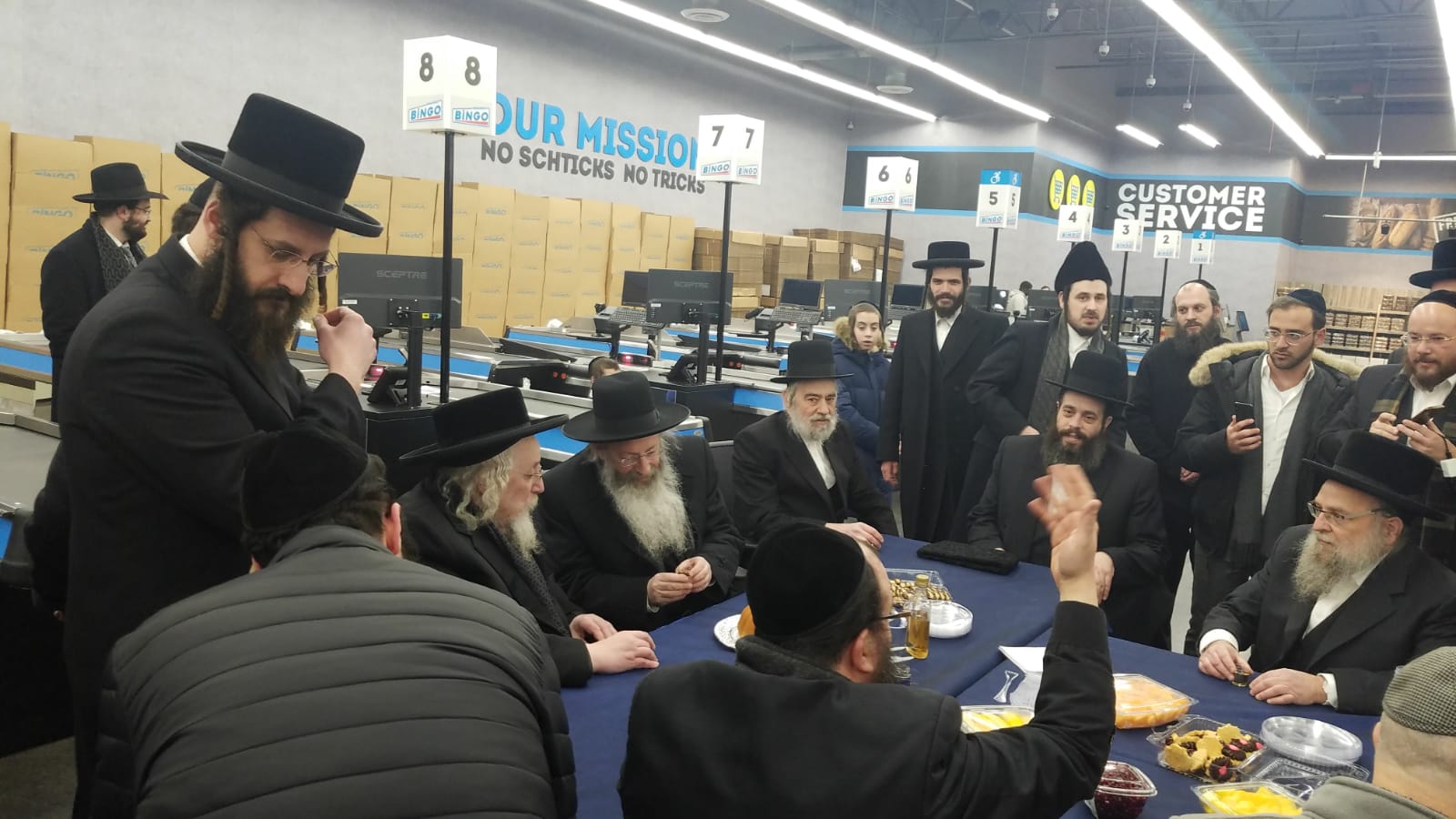 Hefkervelt Photos Kvias Mezuzzah at the New Bingo Wholesale in Lakewood