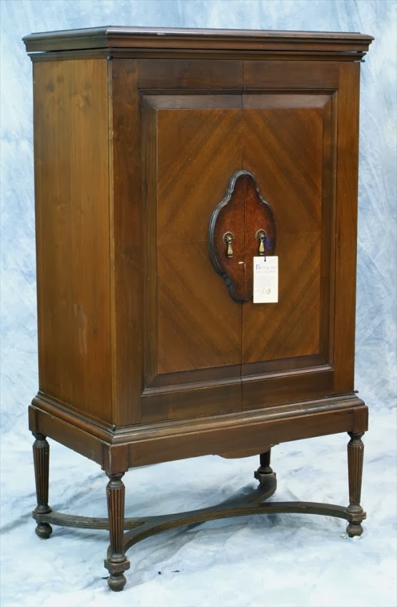 Kendrick Harrison Furniture Company Edison C2 radio/phonograph, large