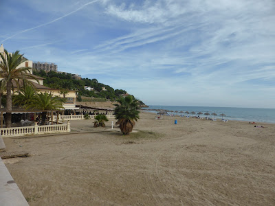 The 'Manly Ferry' blog: Enrique Hendrix Gets His Old Fella Out