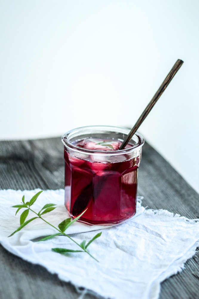 Die Glücklichmacherei: Durstlöscher 〖Hibiskus-Eistee mit Zitronenverbene〗