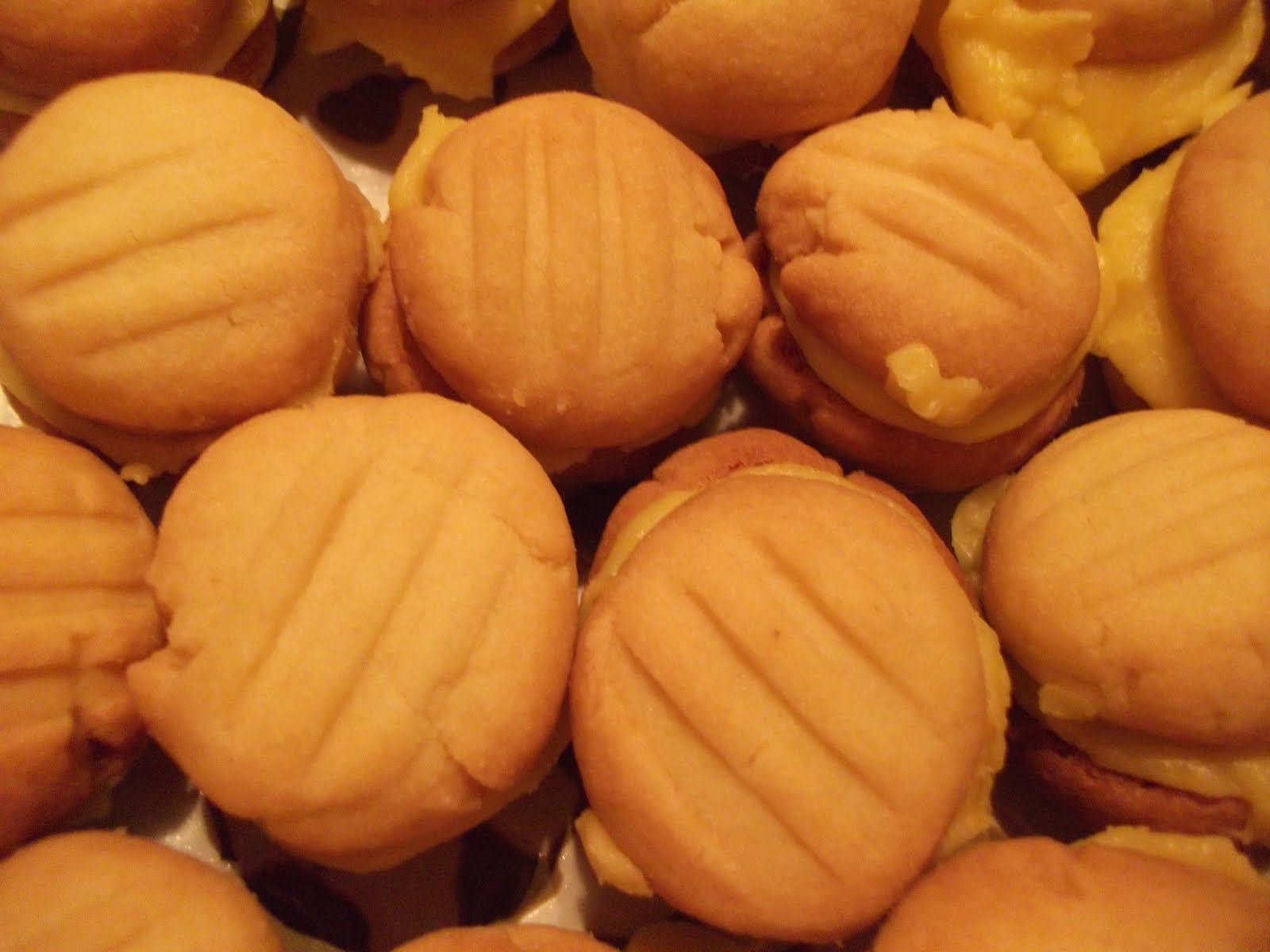 Vanilla Wings Melting moments & yoyos