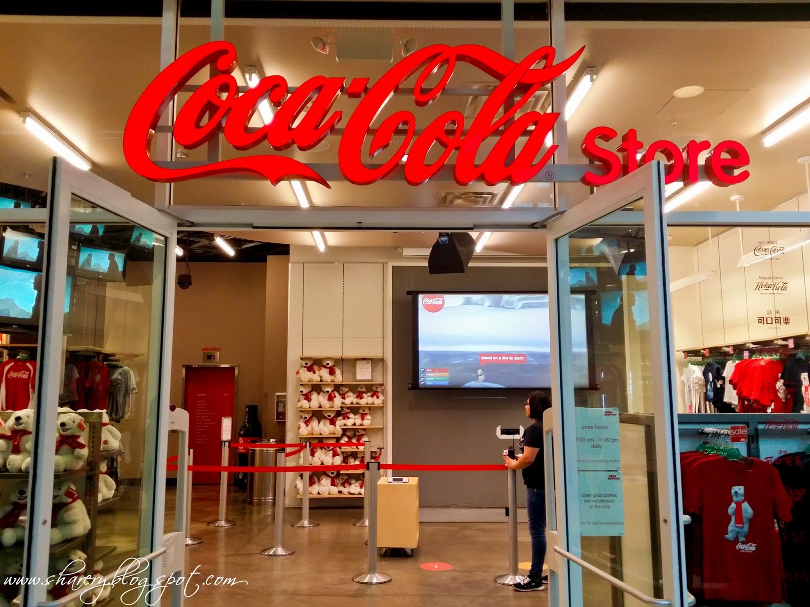 Terjemahan Hati CocaCola Store Las Vegas