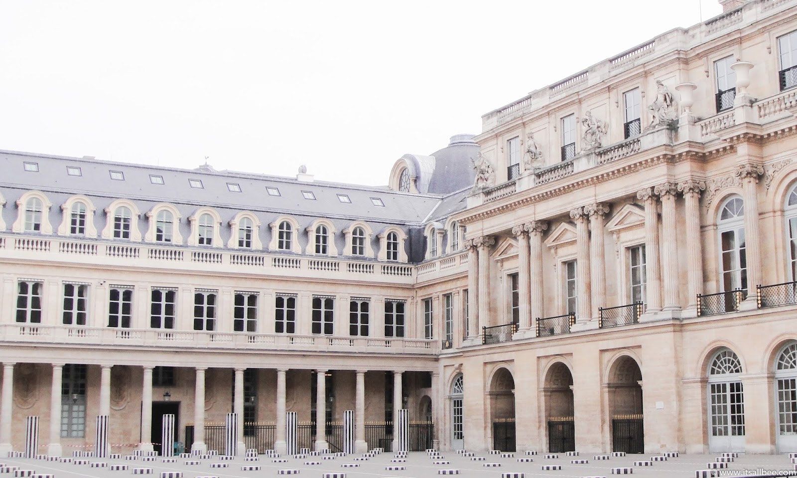 Palais-Royal Paris - Les Colonnes De Duren