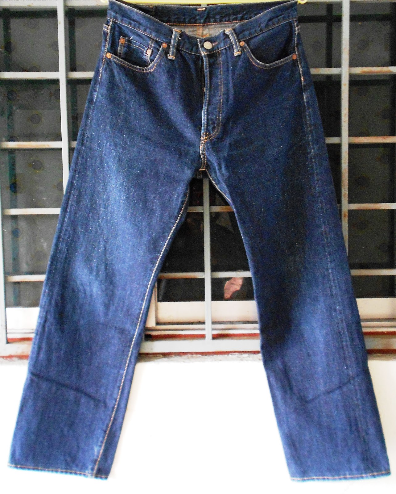 Akira Bundle: International World Jeans Size 32