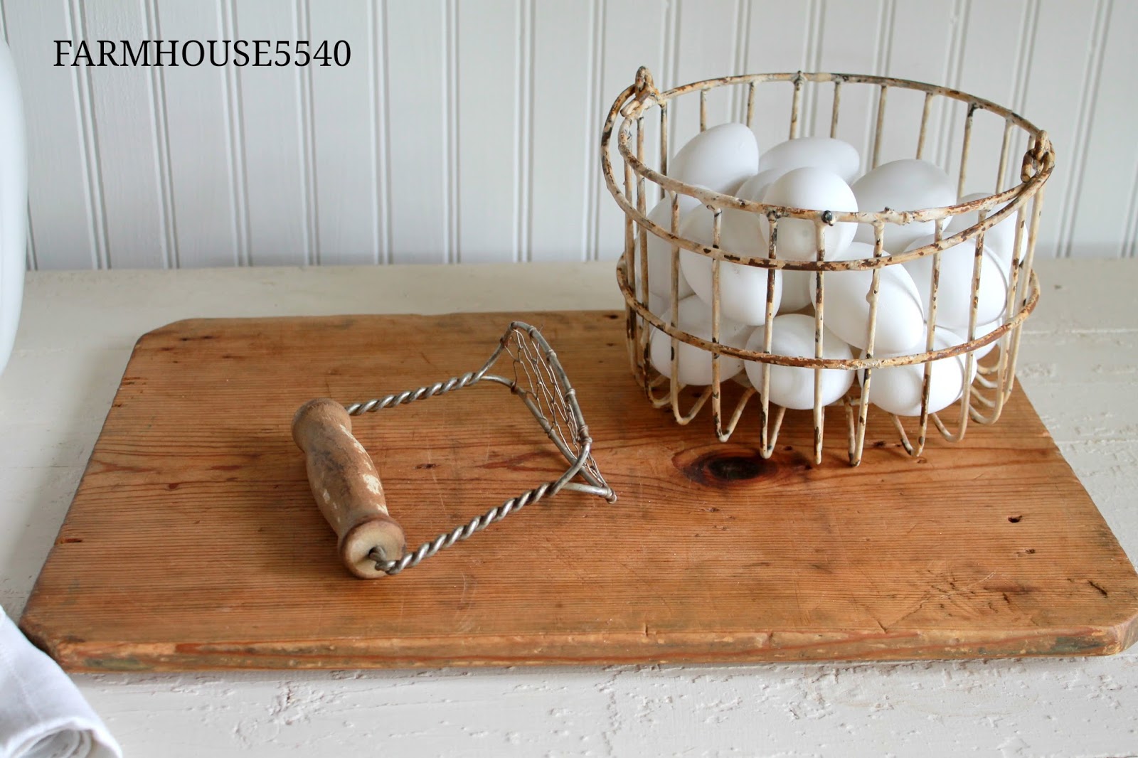 FARMHOUSE 5540 Farmhouse Inspiration Egg Baskets and Holders
