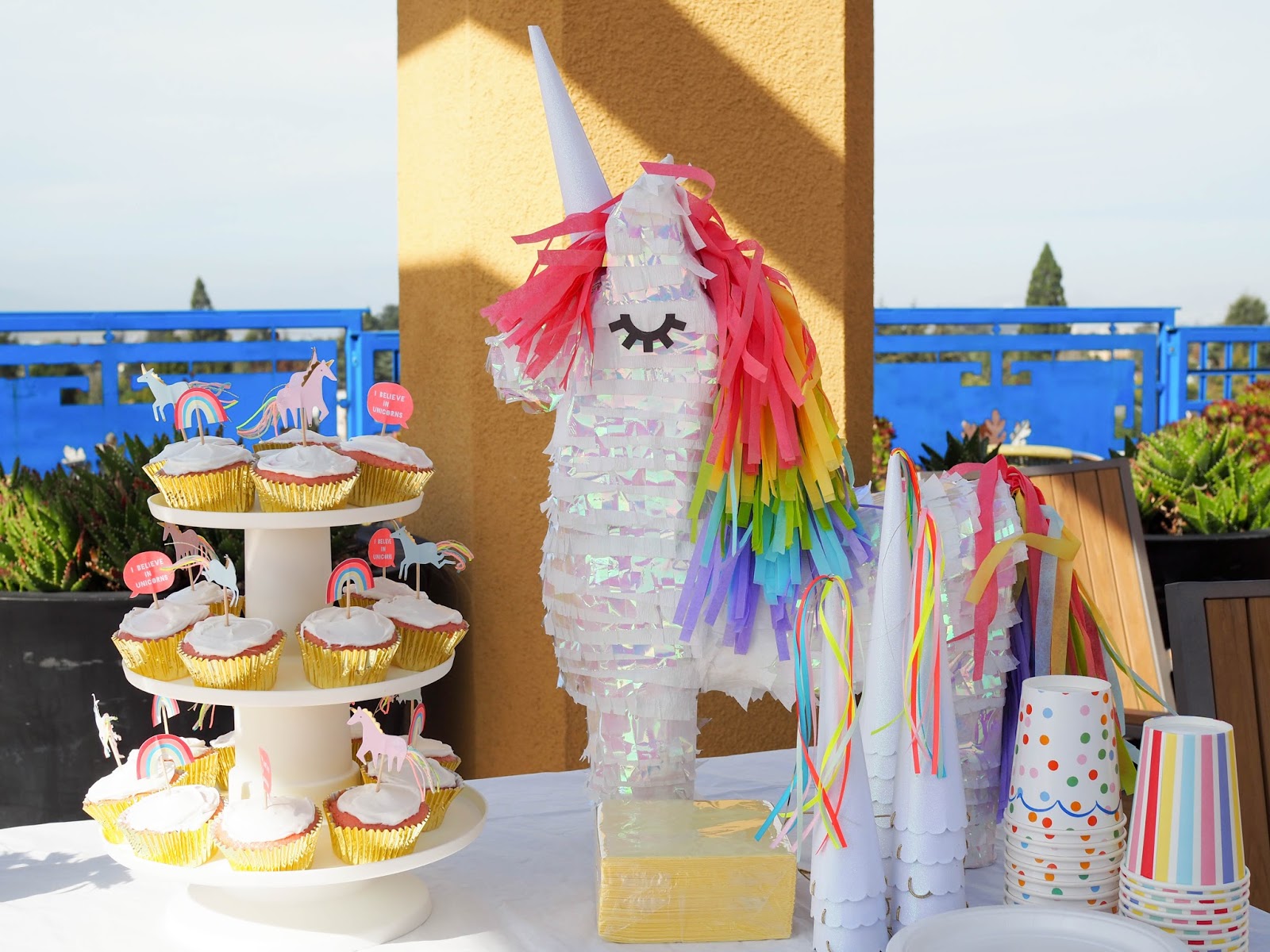 Little Hiccups Lola's Rainbow Unicorn Party