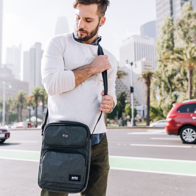 Product Review - @Solo_NewYork Ludlow Tablet Sling @Gammatek #EverydaySolo