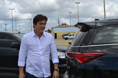 Governador do RN, Robinson Farias realiza a entrega de cheques do programa Microcrédito empreendedor a empreendedores de Macau e região