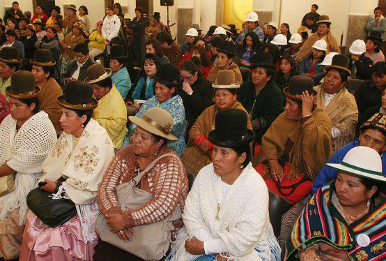 En Bolivia, 7 de cada 10 mujeres tienen un trabajo vulnerable